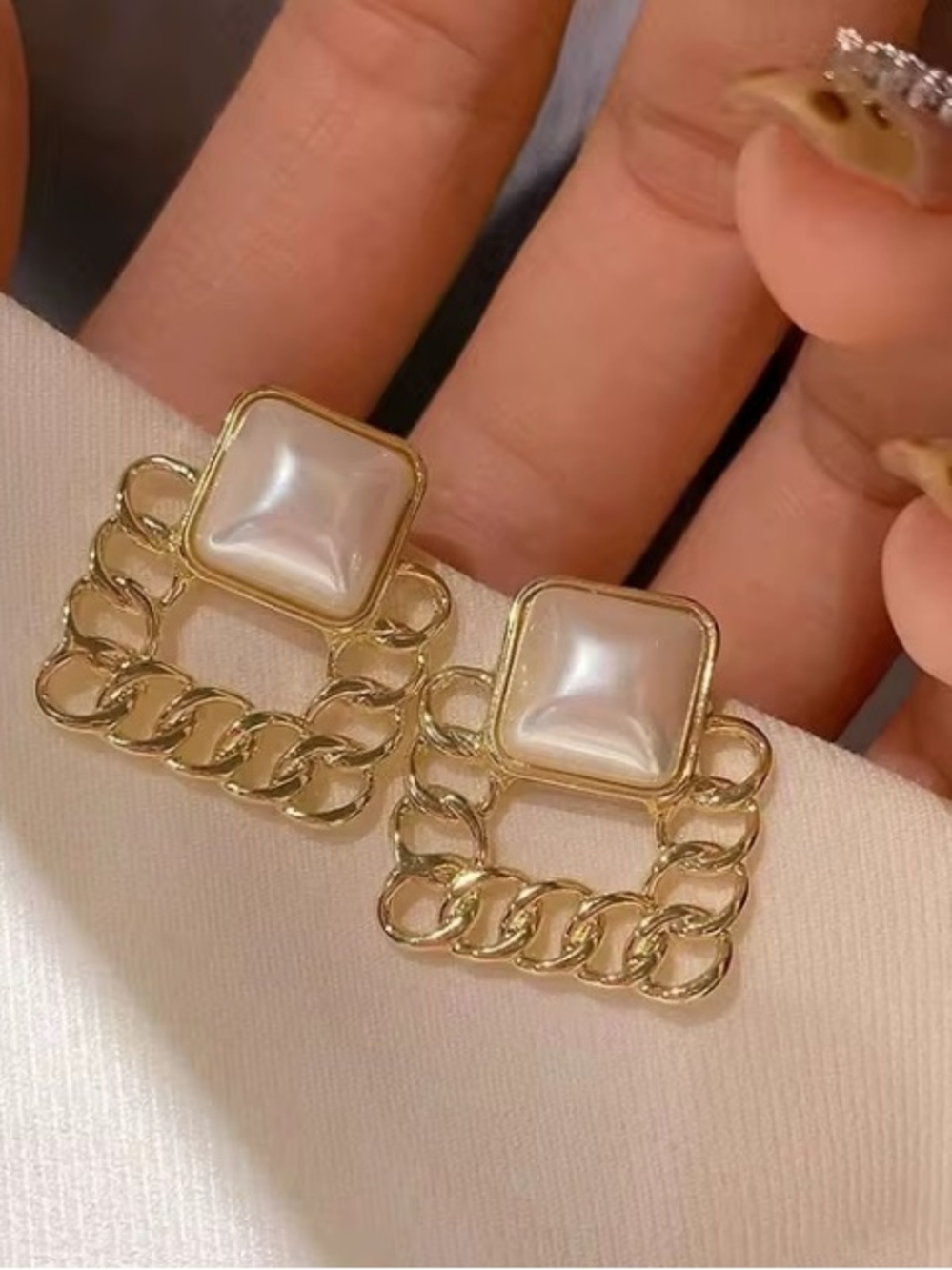 *** Luxury Gold Pearl-Accent Chain Square Drop Earrings